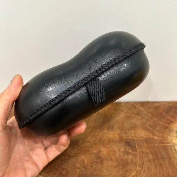 Moncler Black leather sunglasses Case - Picture 7 of 11